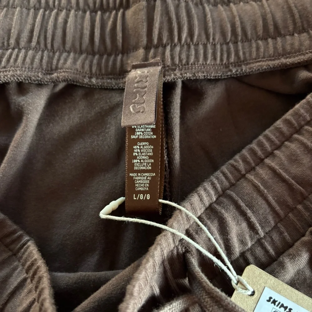 SKIMS Jersey Lounge Jogger in Mud Size L NWT